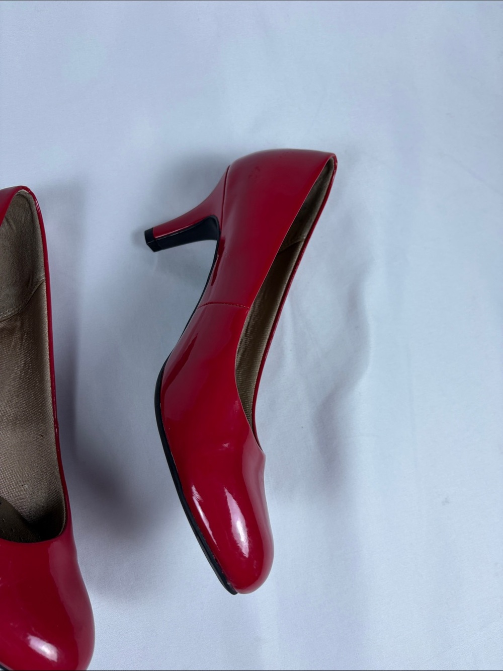 Life Stride Red Patent Kitten Heels - Picture 7 of 13